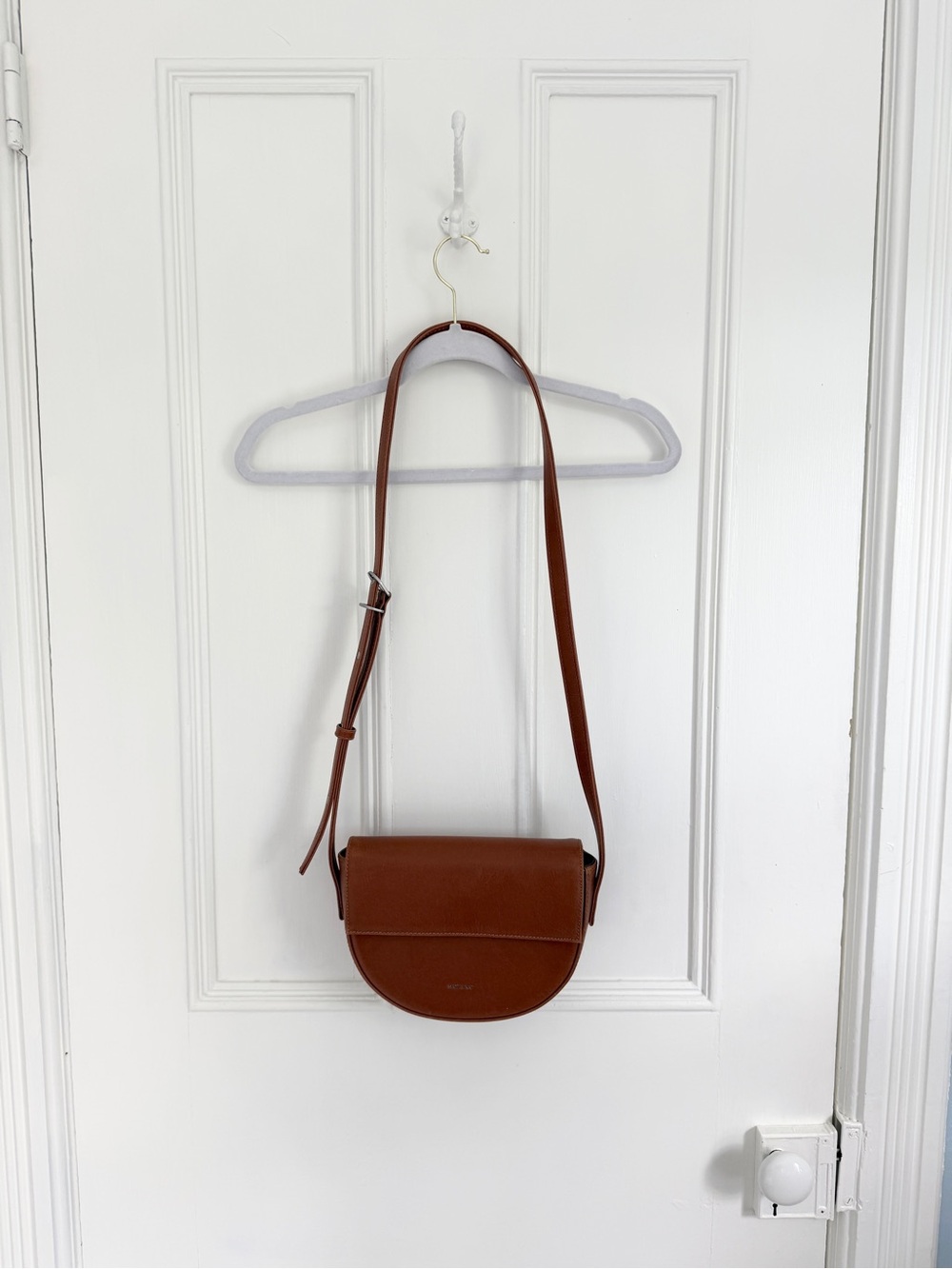 Matt & Nat Rith Saddle Bag – Chili (Cognac Brown) - Picture 3 of 5